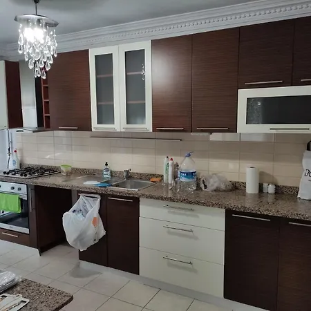 Appart A Distance De Marche 1km Du Stade Et Du Metro Galatasaray Nef Διαμέρισμα *